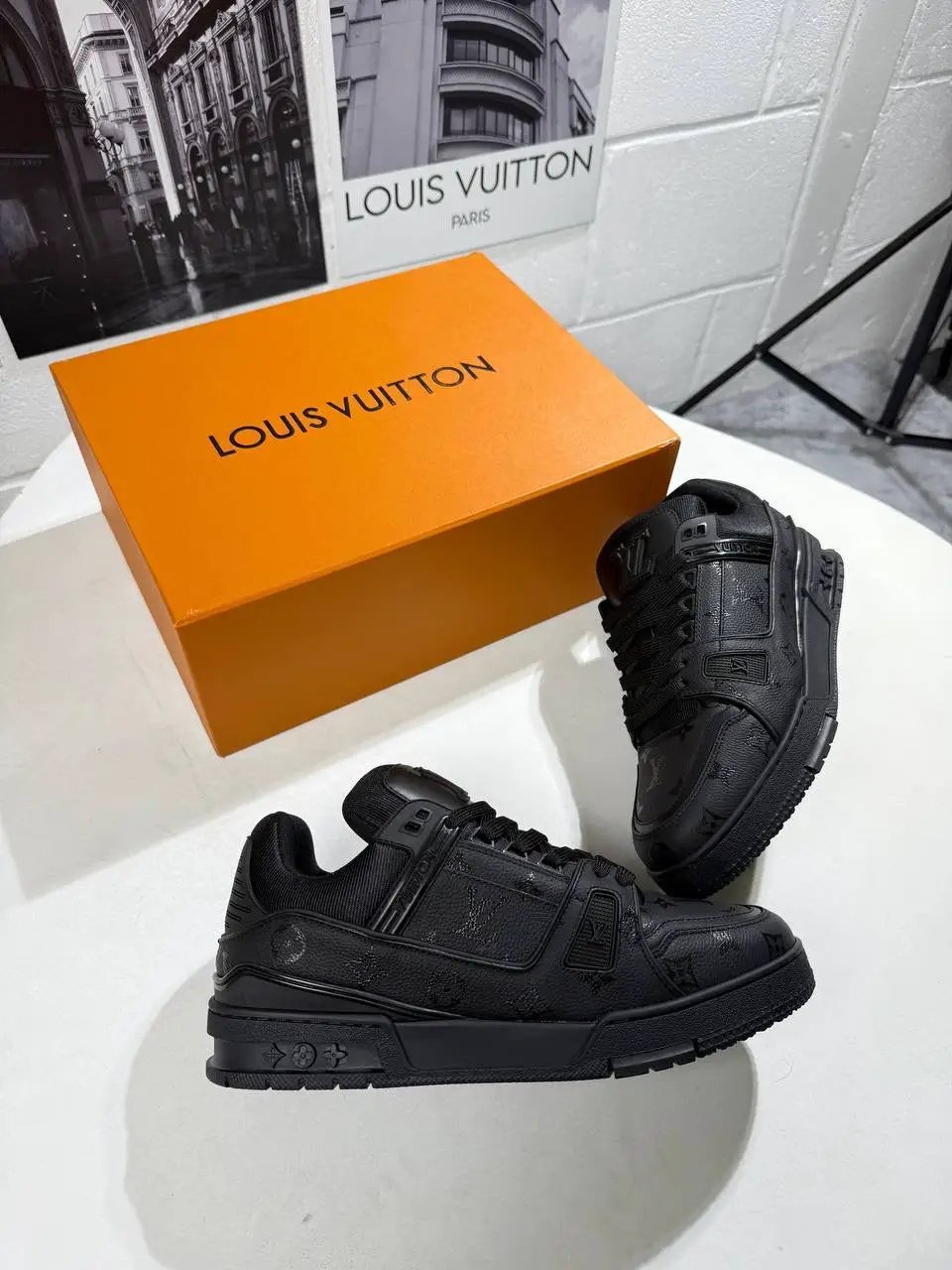 LVE FULL BLACK TRAINERS by Stock supplier