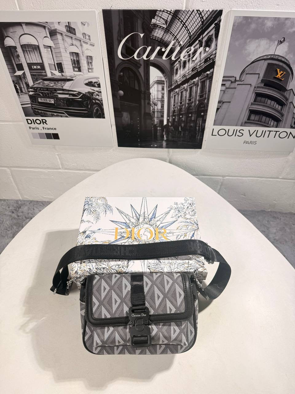 IOR MESSENGER BAG Stock supplier