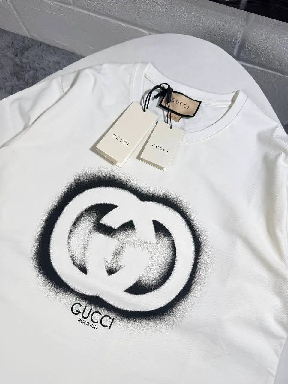 UCCI T SHIRT by Stock supplier