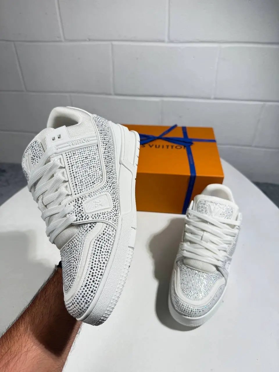 LVE LUXURY WHITE TRAINER by Stock supplier