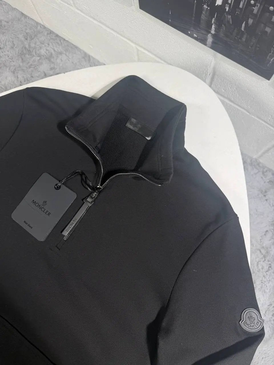 MNC QUARTER ZIP BLACK BADGE by Stock supplier