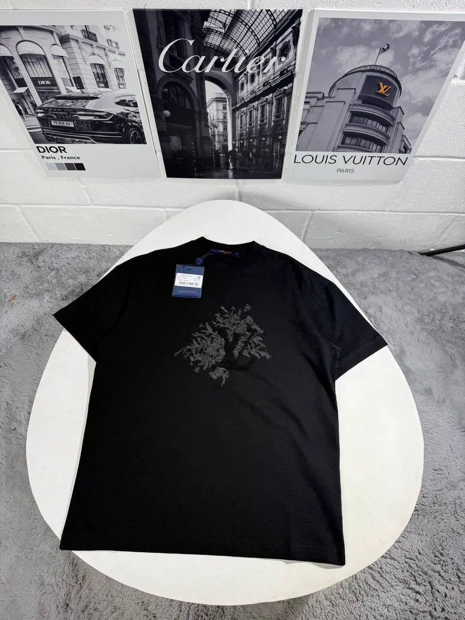 LV EMBROIDERED TSHIRT by Stock supplier