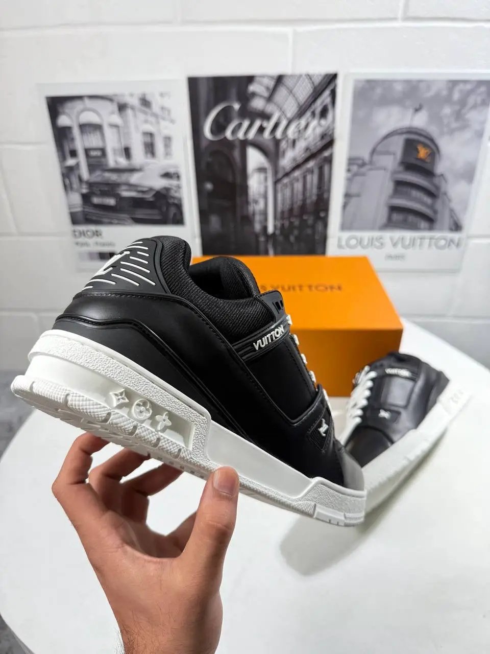 LVE TRAINERS BLACK & WHITE by Stock supplier
