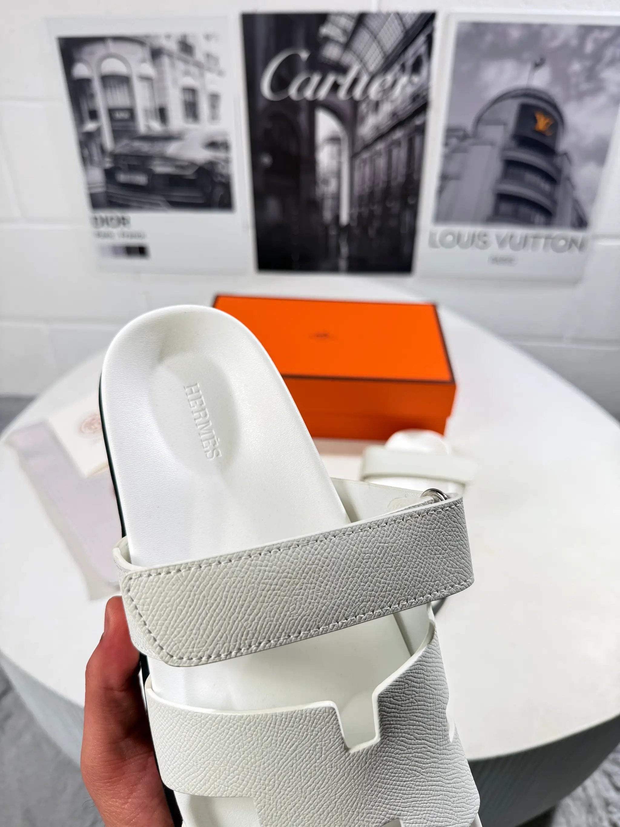 HRMS WHITE SLIDES MENS by Stock supplier