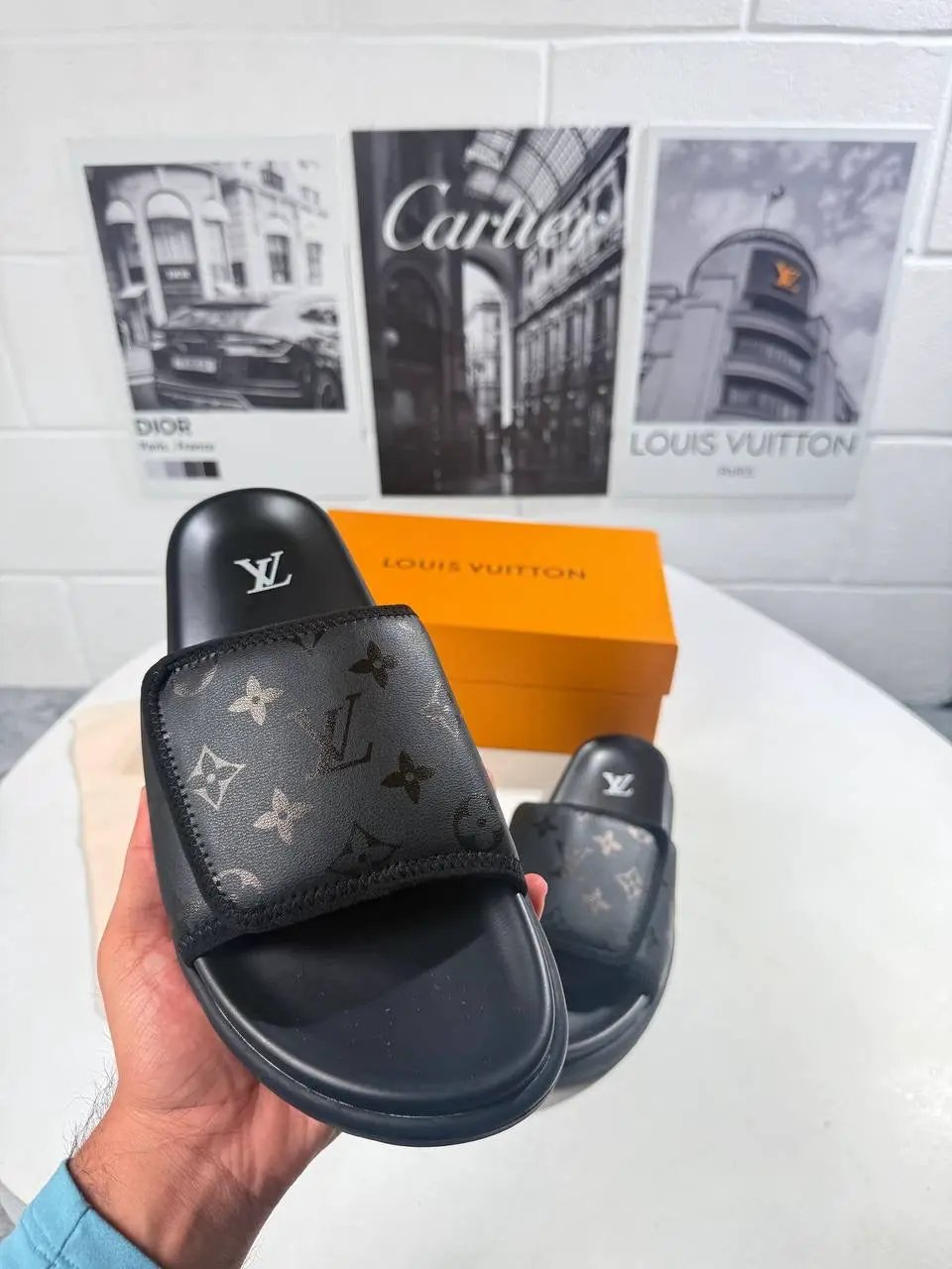 LVE MONOGRAM SLIDES by Stock supplier