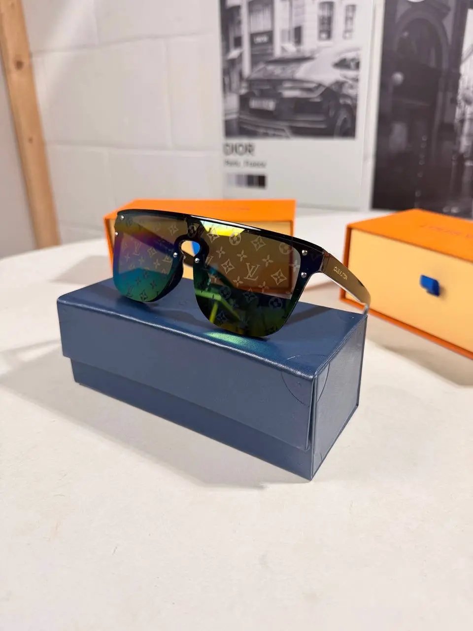 LVE MONOGRAM SUNGLASSES Stock supplier