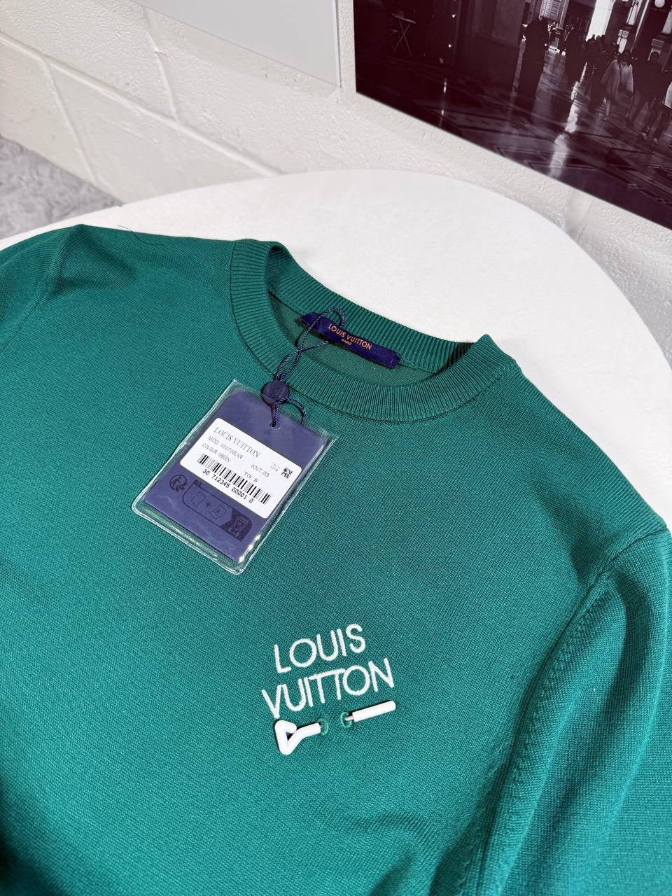 LVE SIGNATURE CREWNECK TEE