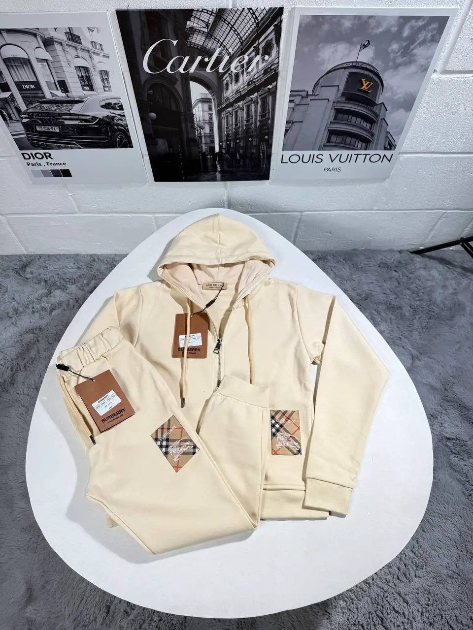 BURB KIDS TRACKSUIT BEIGE by Stock supplier