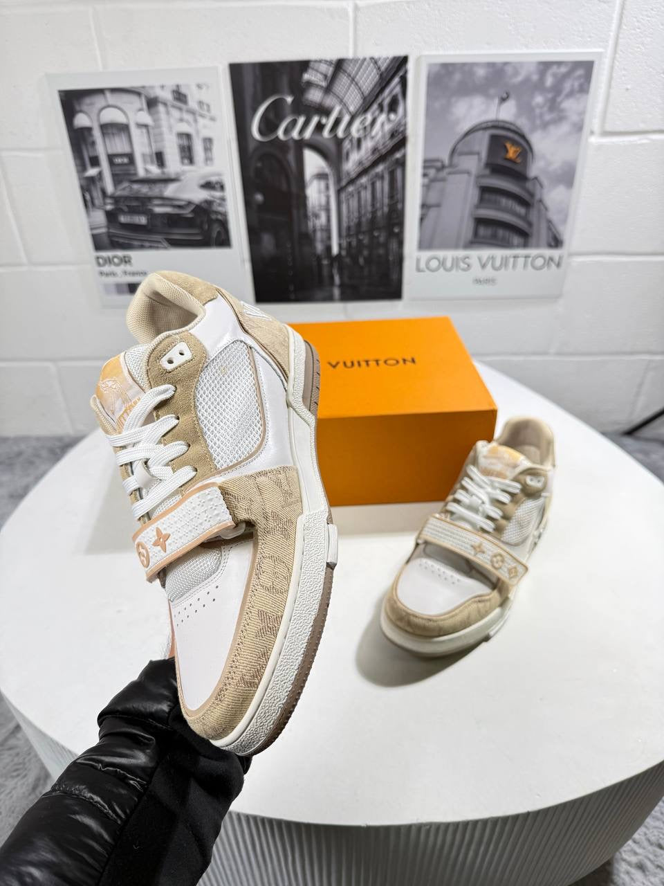 LVE LOGO BEIGE
