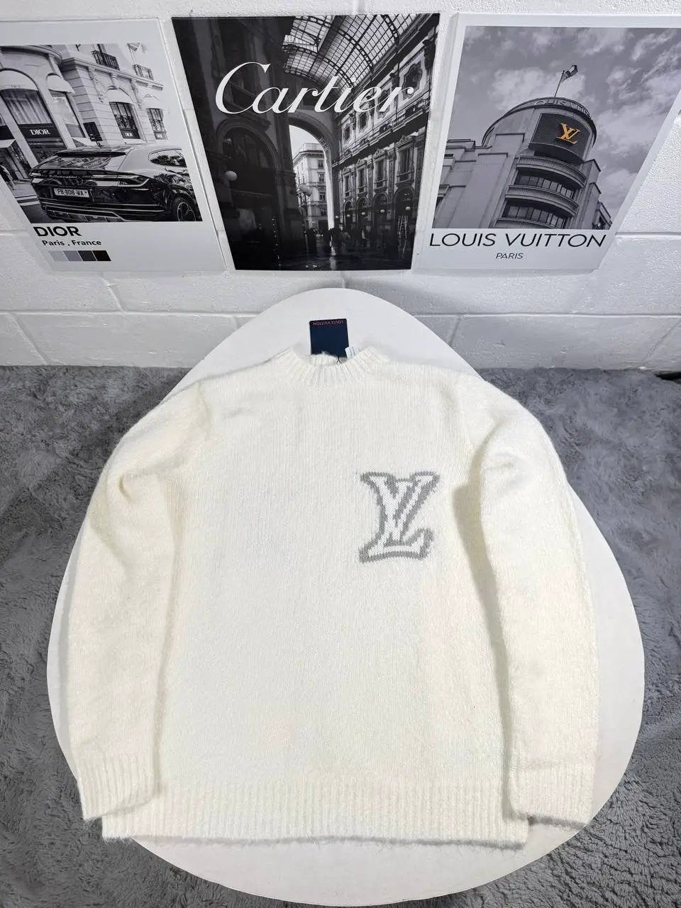LVE LOGO KNITTED CREWNECK by Stock supplier