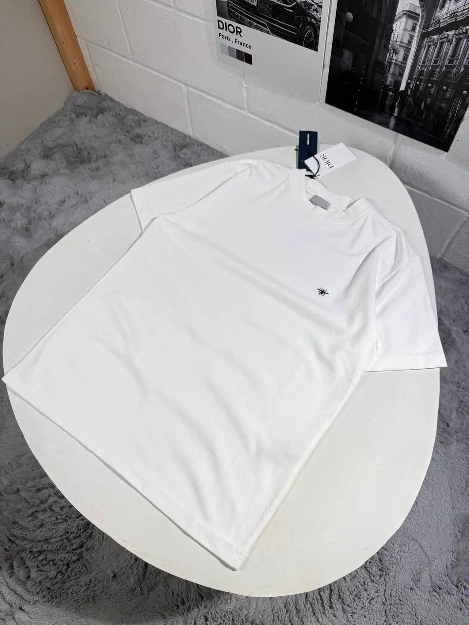 IOR BEE LOGO TSHIRT by Stock supplier