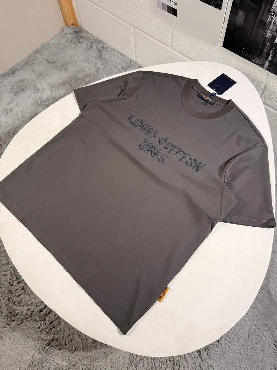 LVE EMBROIDERED TSHIRT Stock supplier