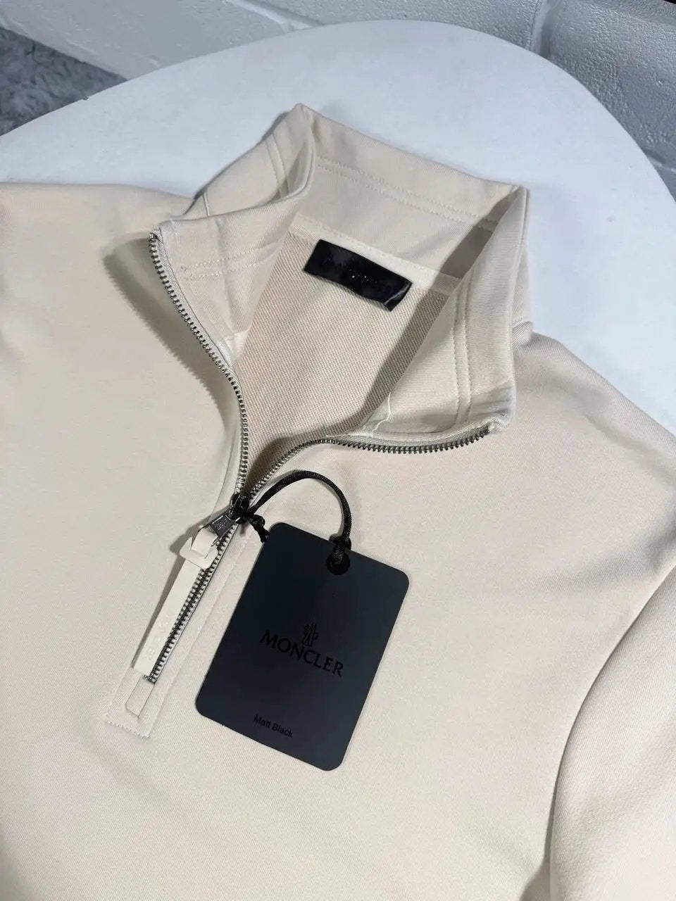 MNC QUARTER ZIP BLACK BADGE by Stock supplier