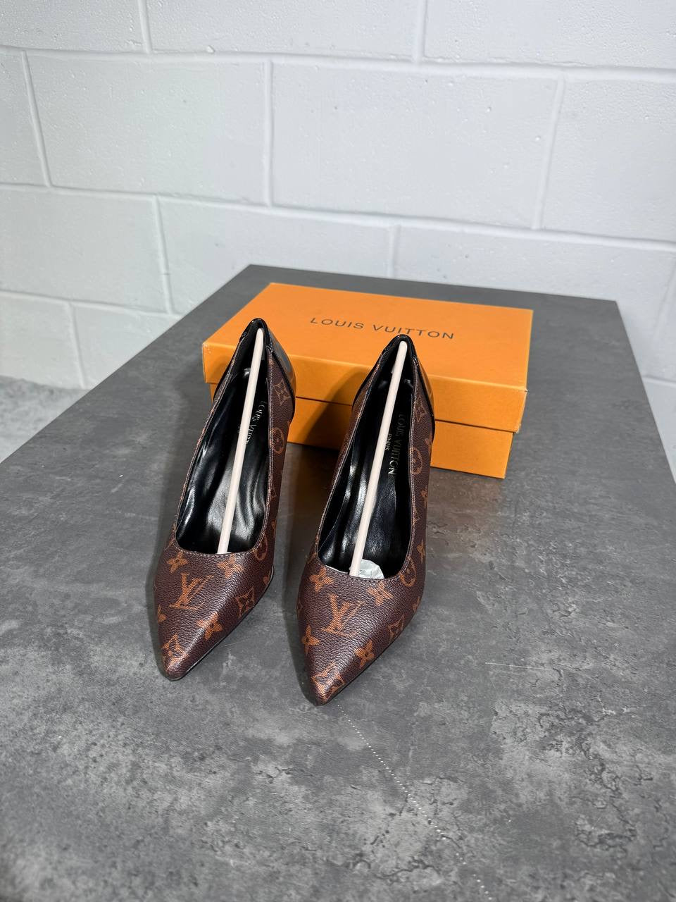 LVE MONOGRAM HEELS