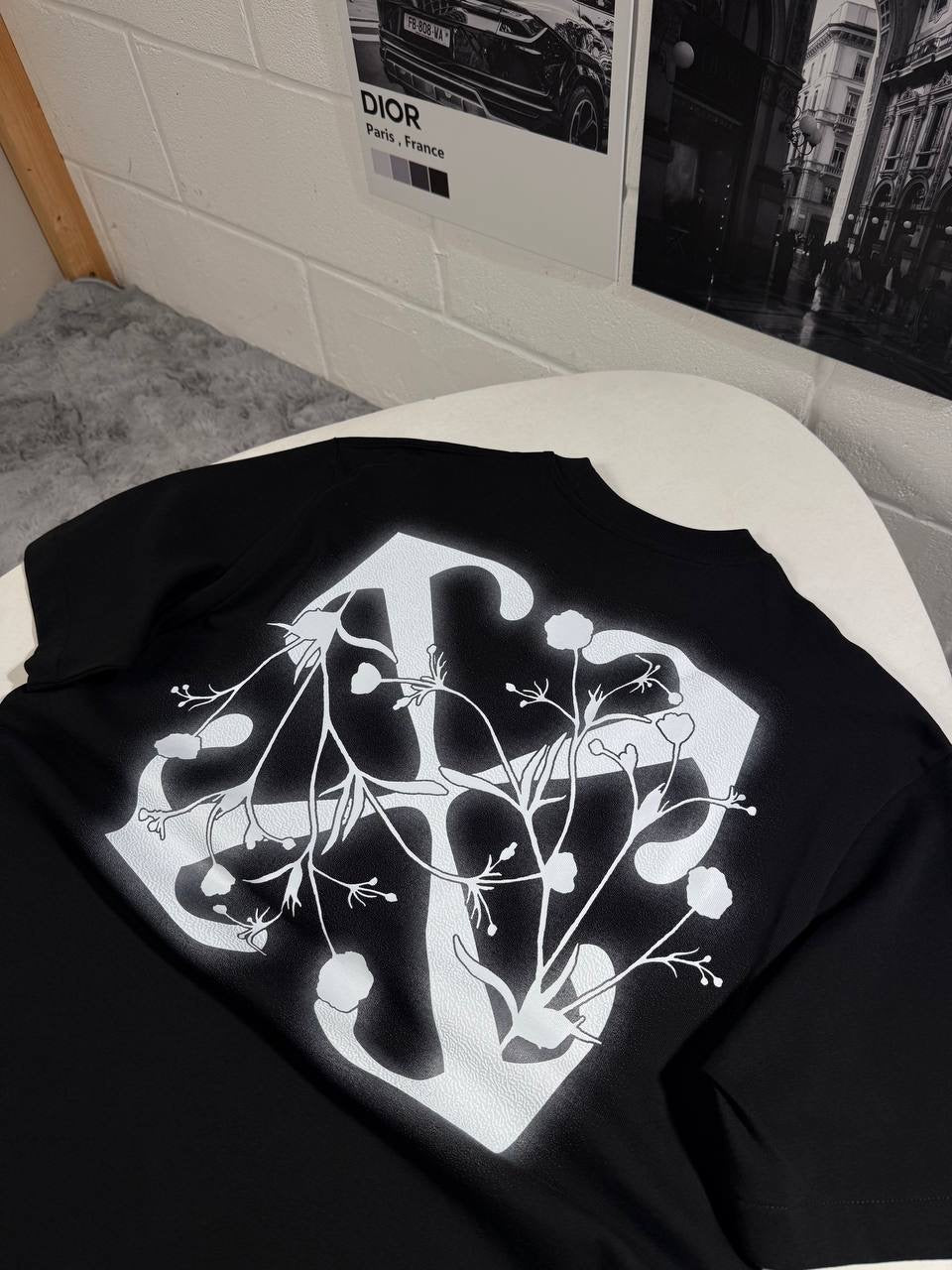 OFF W ARROW TEE