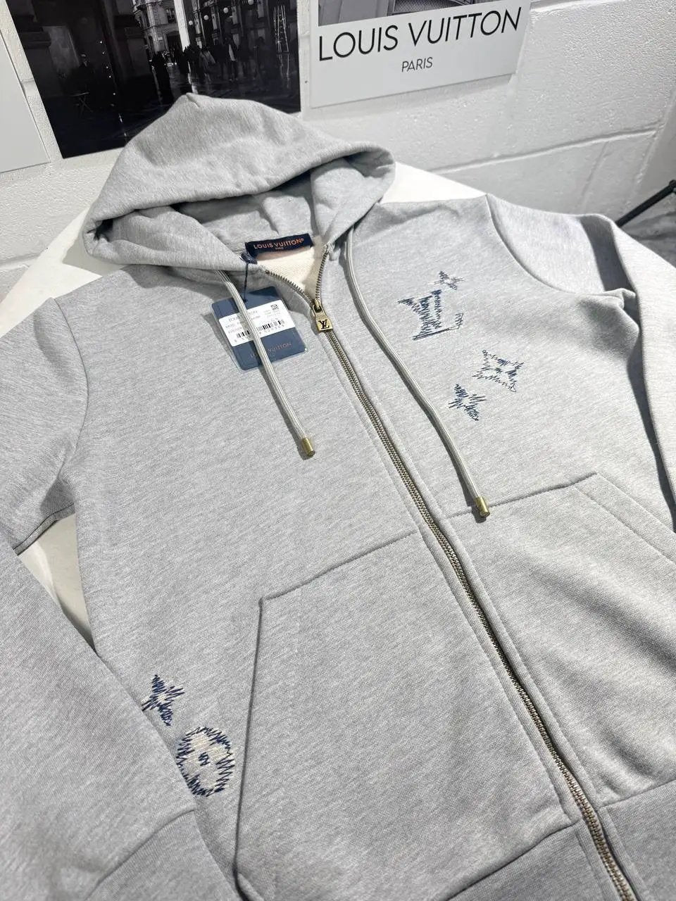 LVE ZIP UP HOODIE by Stock supplier