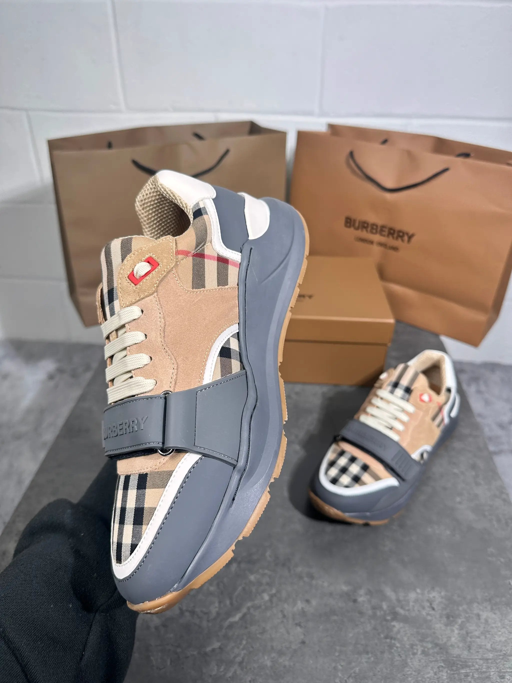 Burberry trainer by Stock supplier
