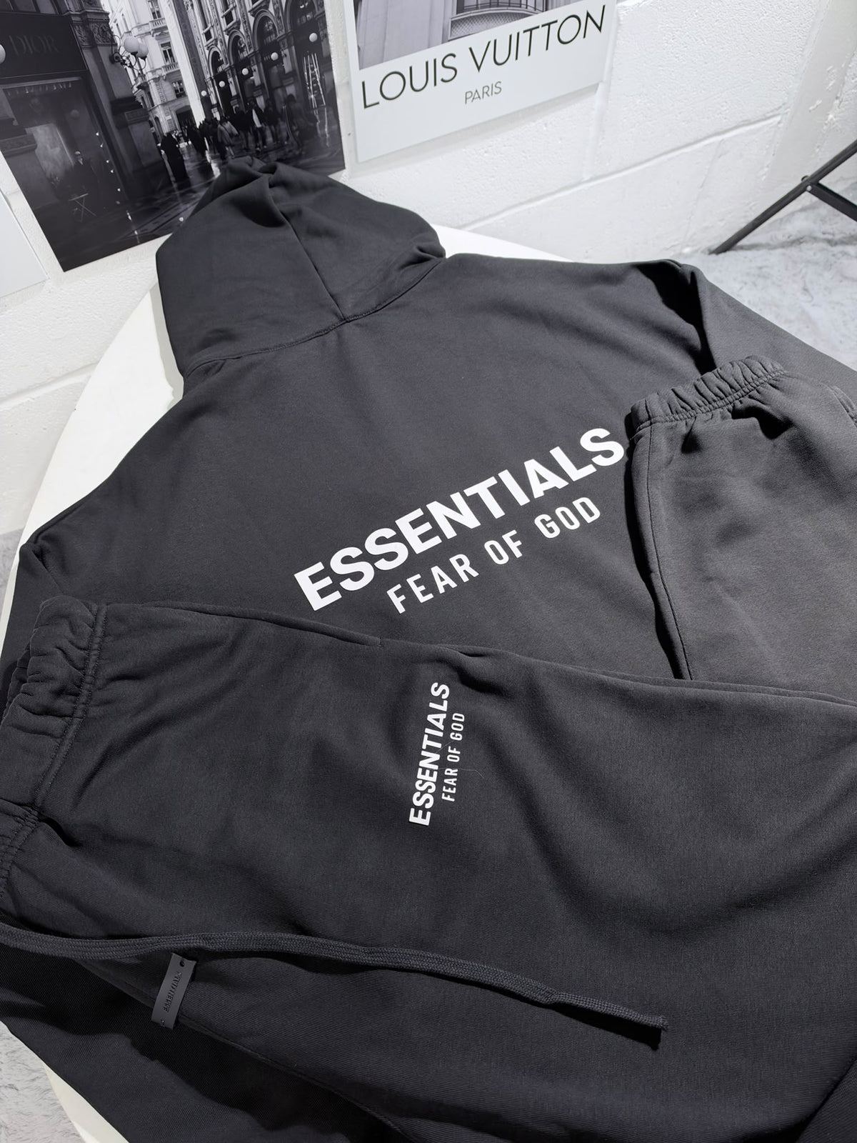 ESSNTL TRACKSUIT