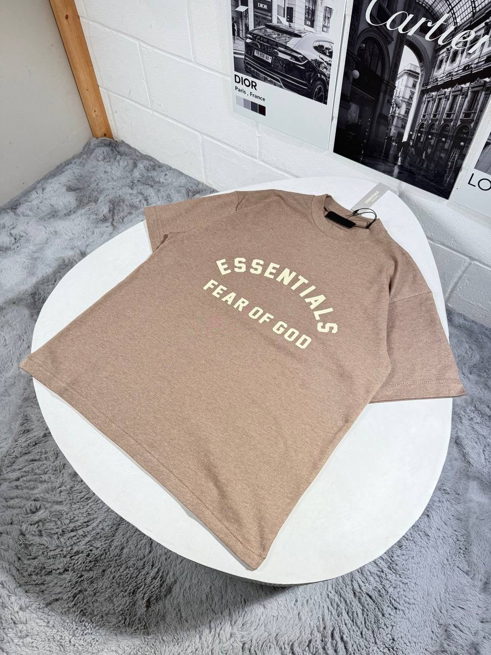 ESSNTL TSHIRT