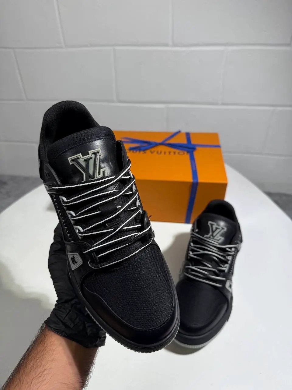 LVE TRAINER BLACK by Stock supplier
