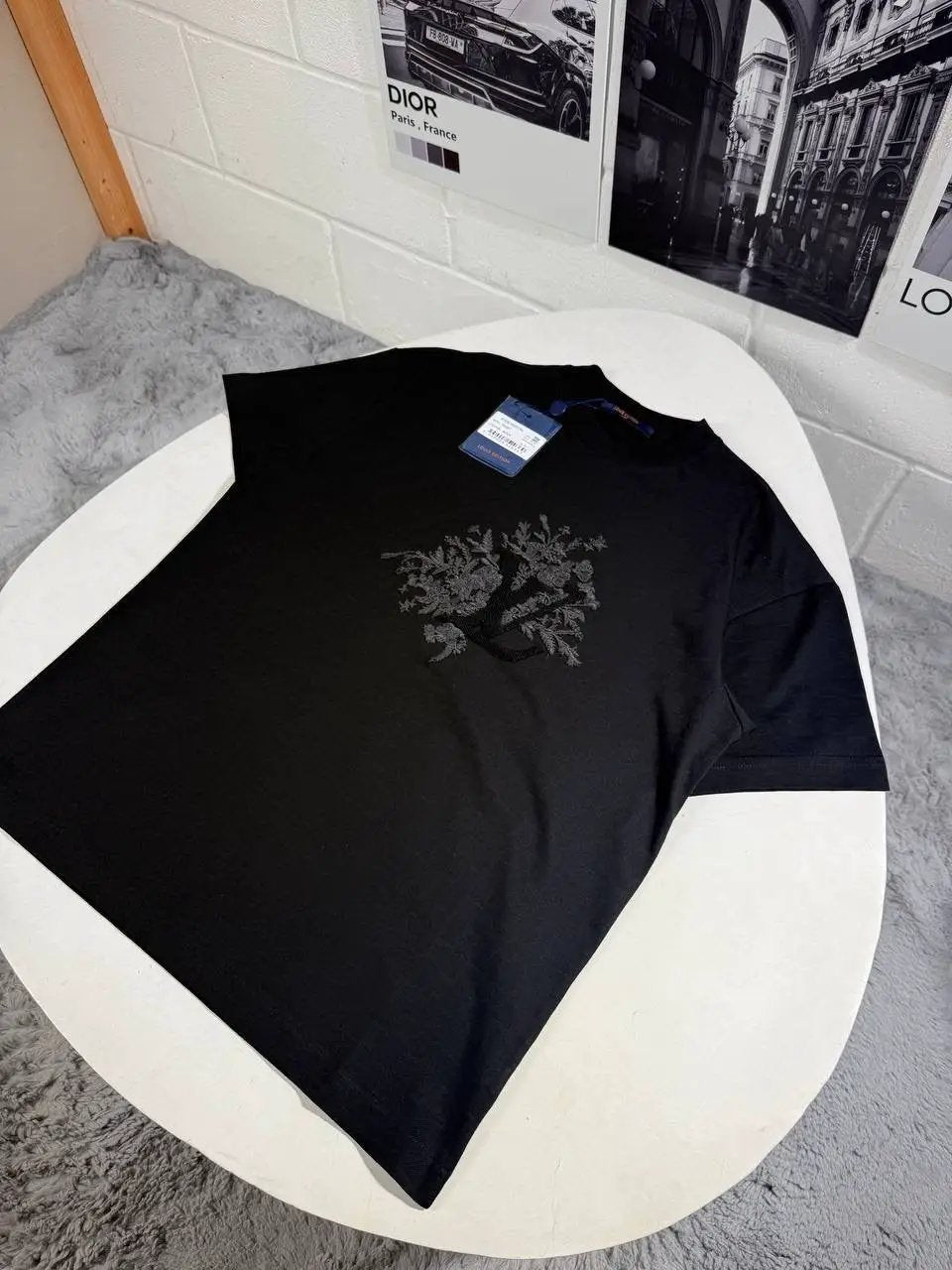 LV EMBROIDERED TSHIRT by Stock supplier