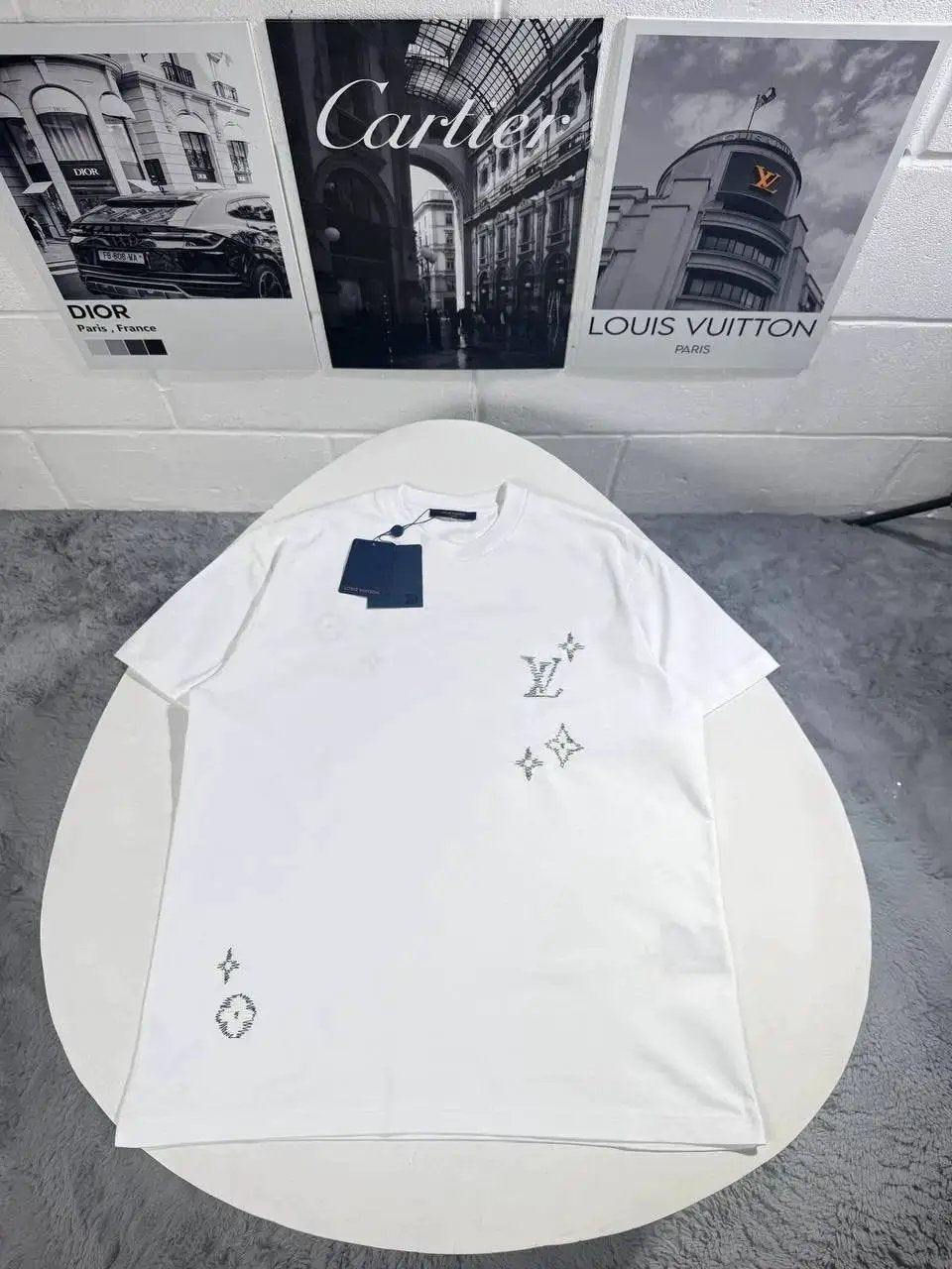 LVE EMBROIDERED TSHIRT by Stock supplier