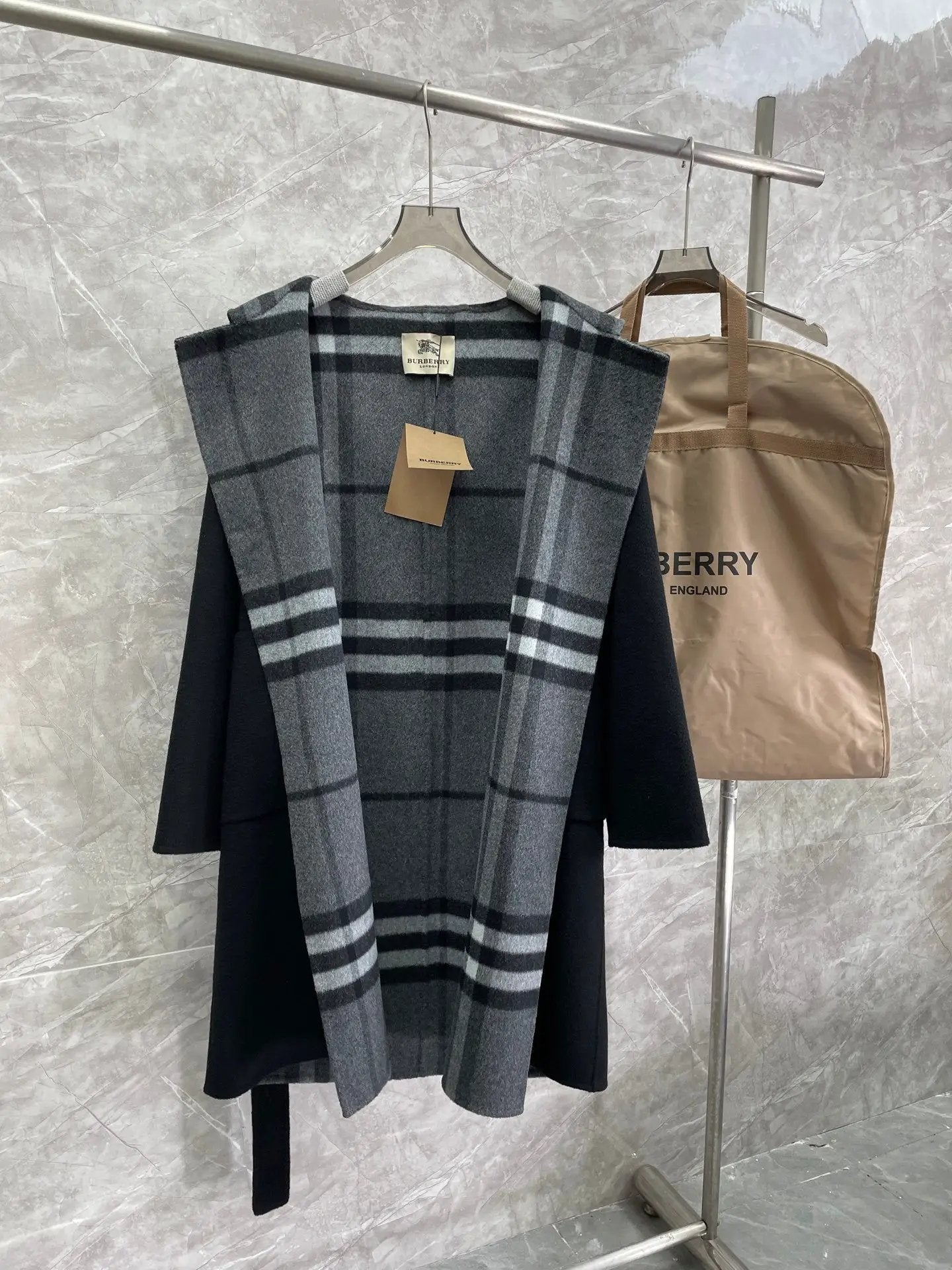 BURB COAT WOMEN (pre-order) by Stock supplier