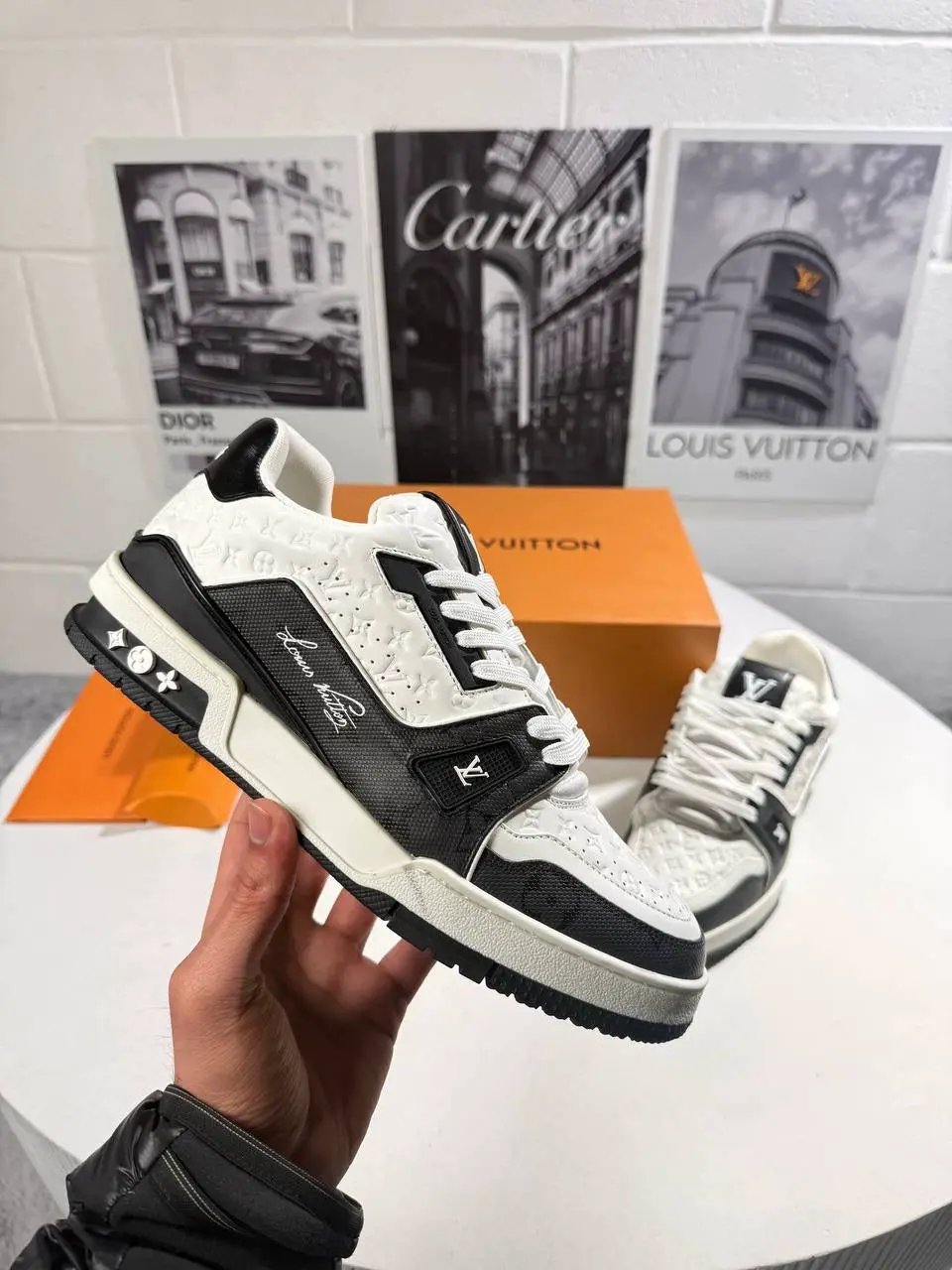 LVE SIGNATURE TRAINERS by Stock supplier