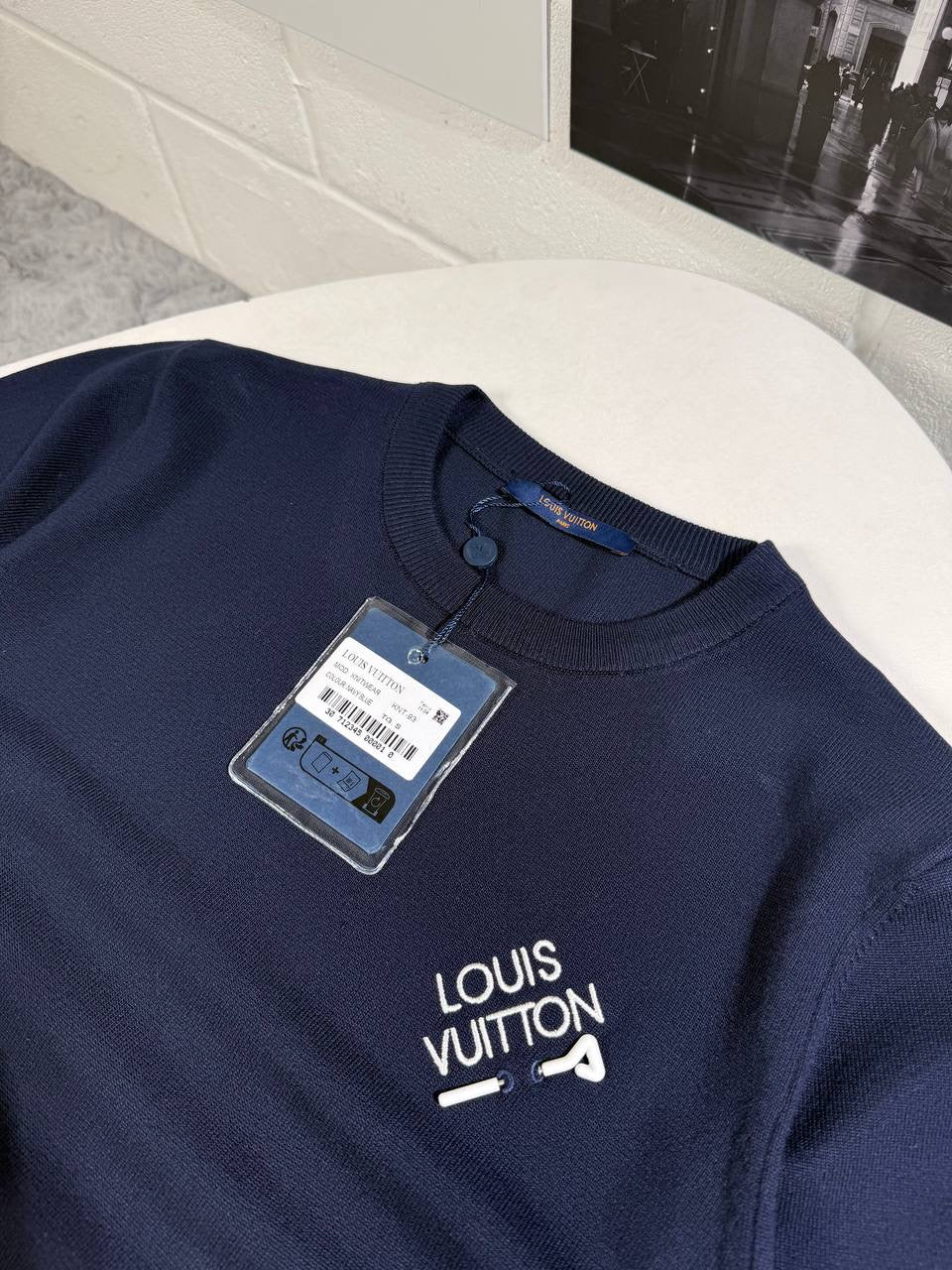 LVE SIGNATURE CREWNECK TEE