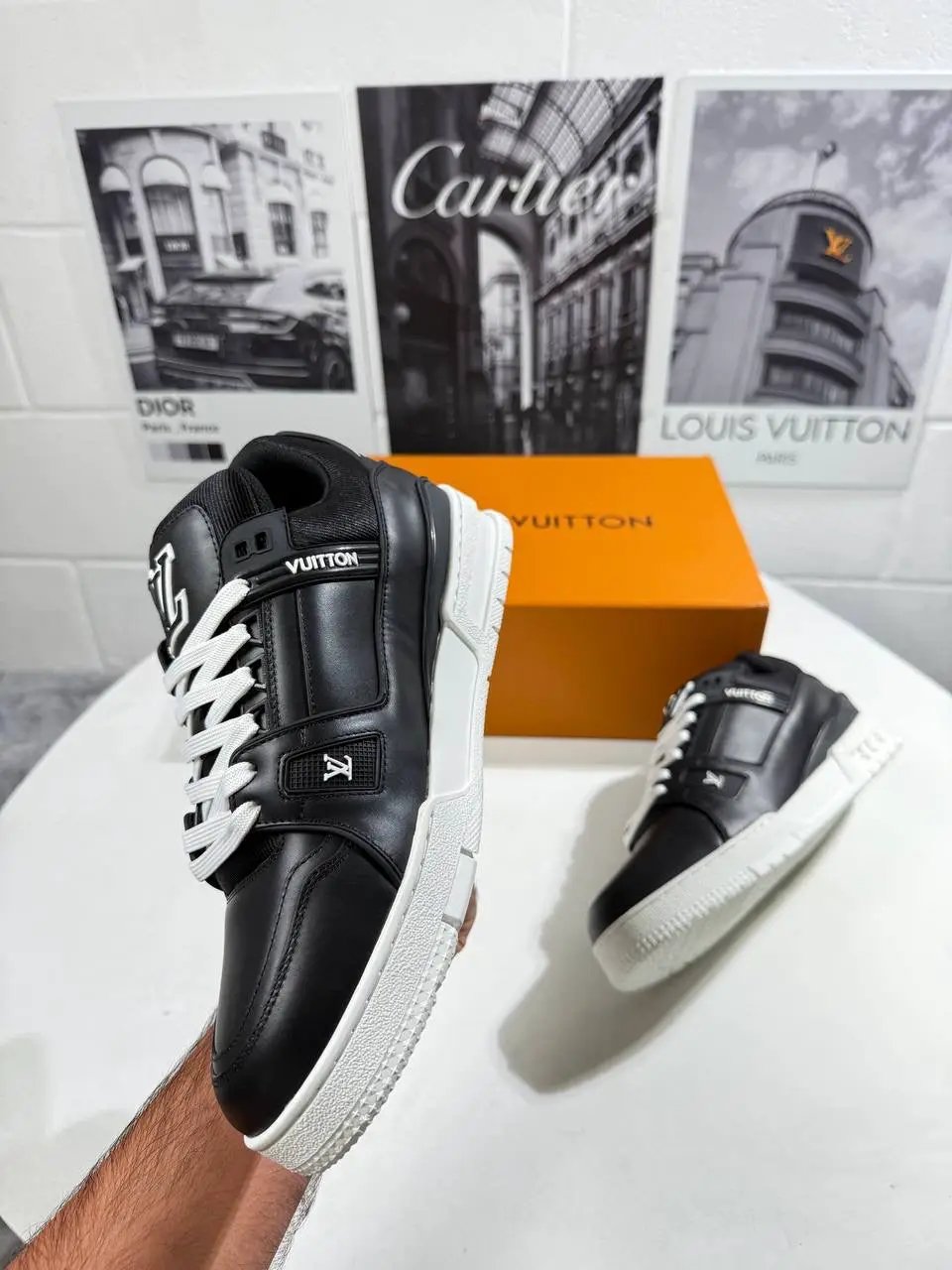 LVE TRAINERS BLACK & WHITE by Stock supplier