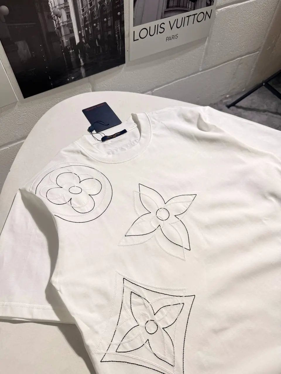 LVE EMBROIDERED TSHIRT Stock supplier