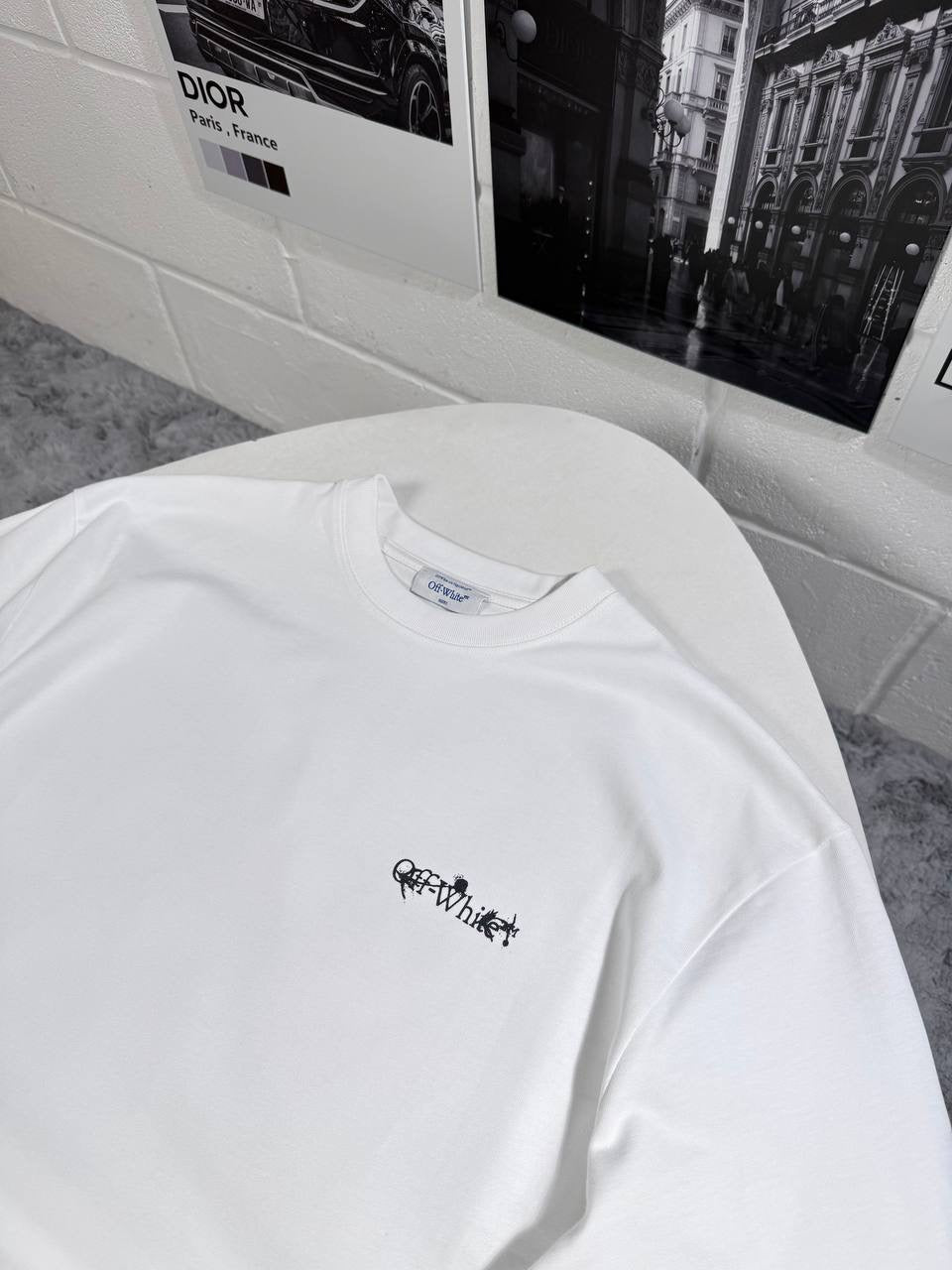 OFF W ARROW TEE