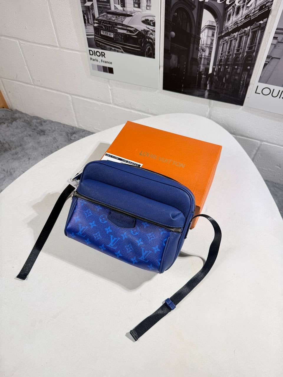 LVE MESSENGER BAG