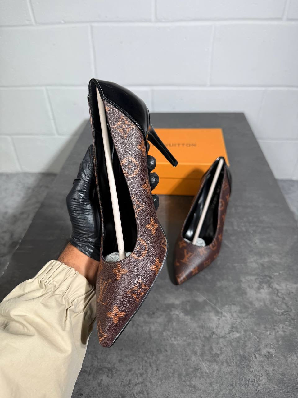 LVE MONOGRAM HEELS