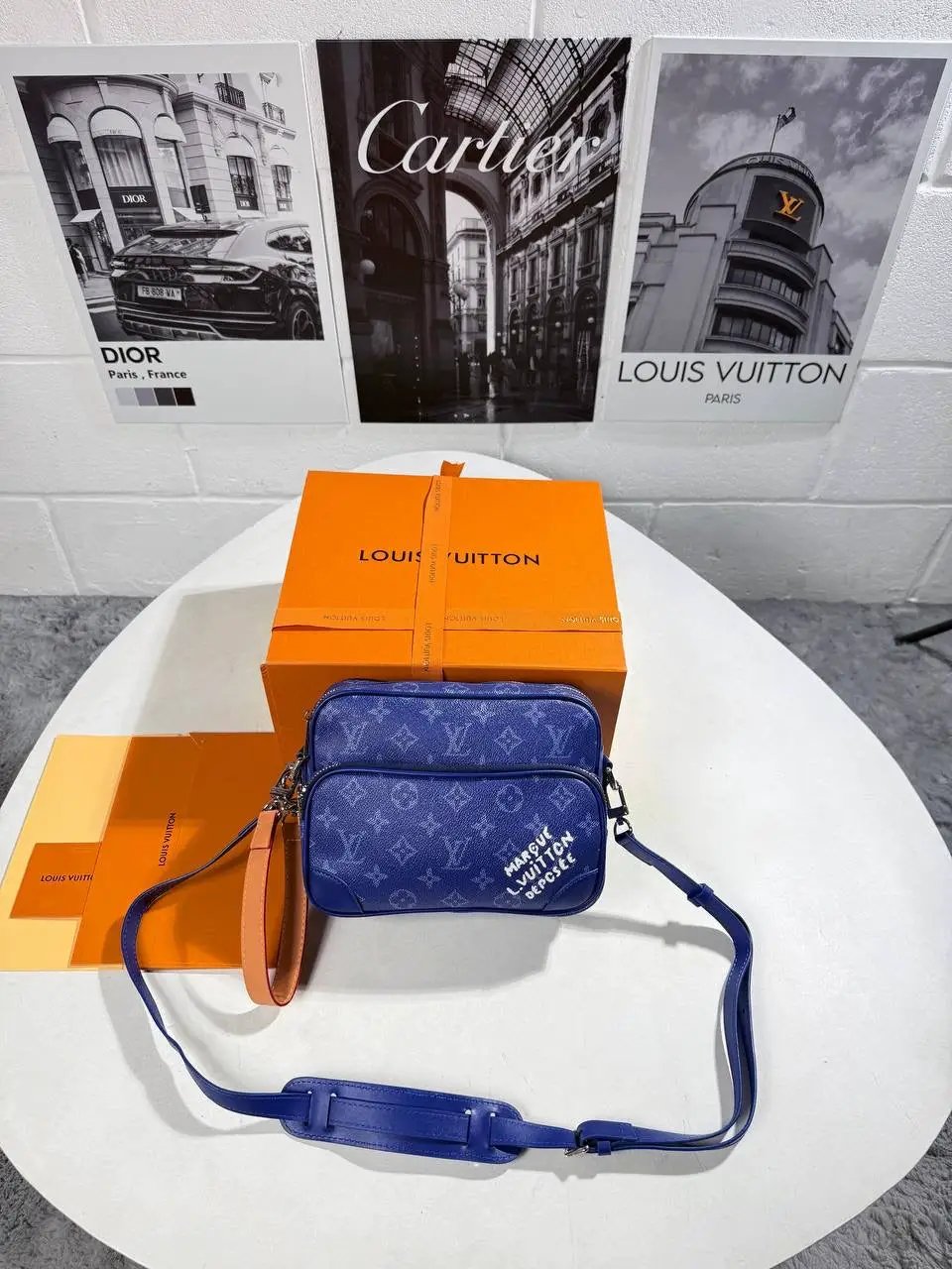 LVE BLUE MESSENGER BAG