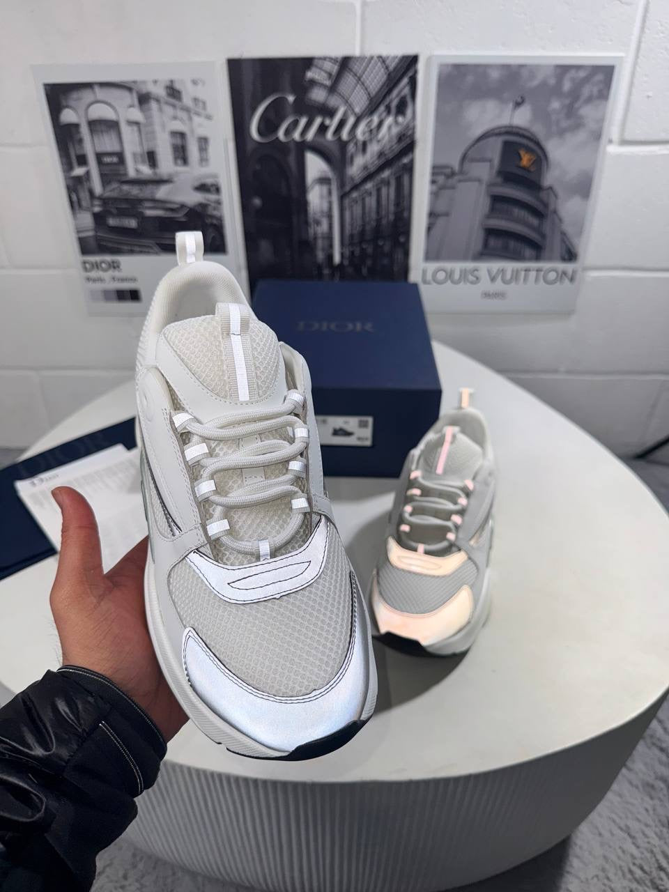 B22 FULL WHITE PREORDER by Stock supplier