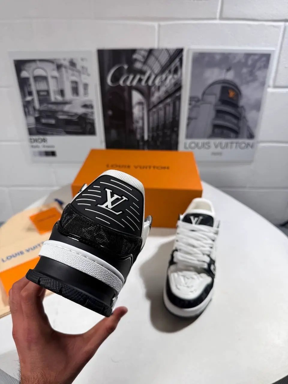 LVE TRAINERS BLACK & WHITE by Stock supplier