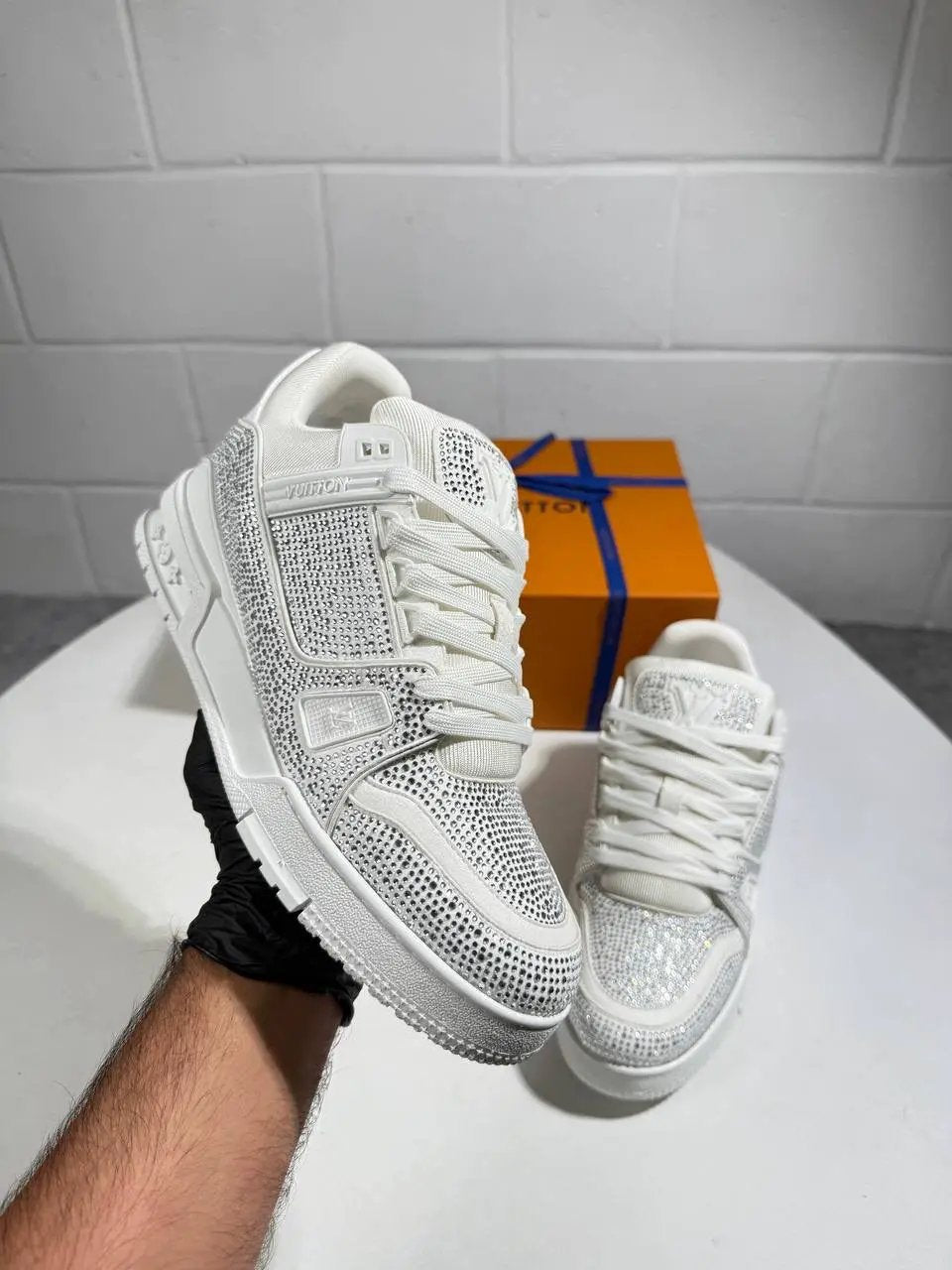 LVE LUXURY WHITE TRAINER by Stock supplier