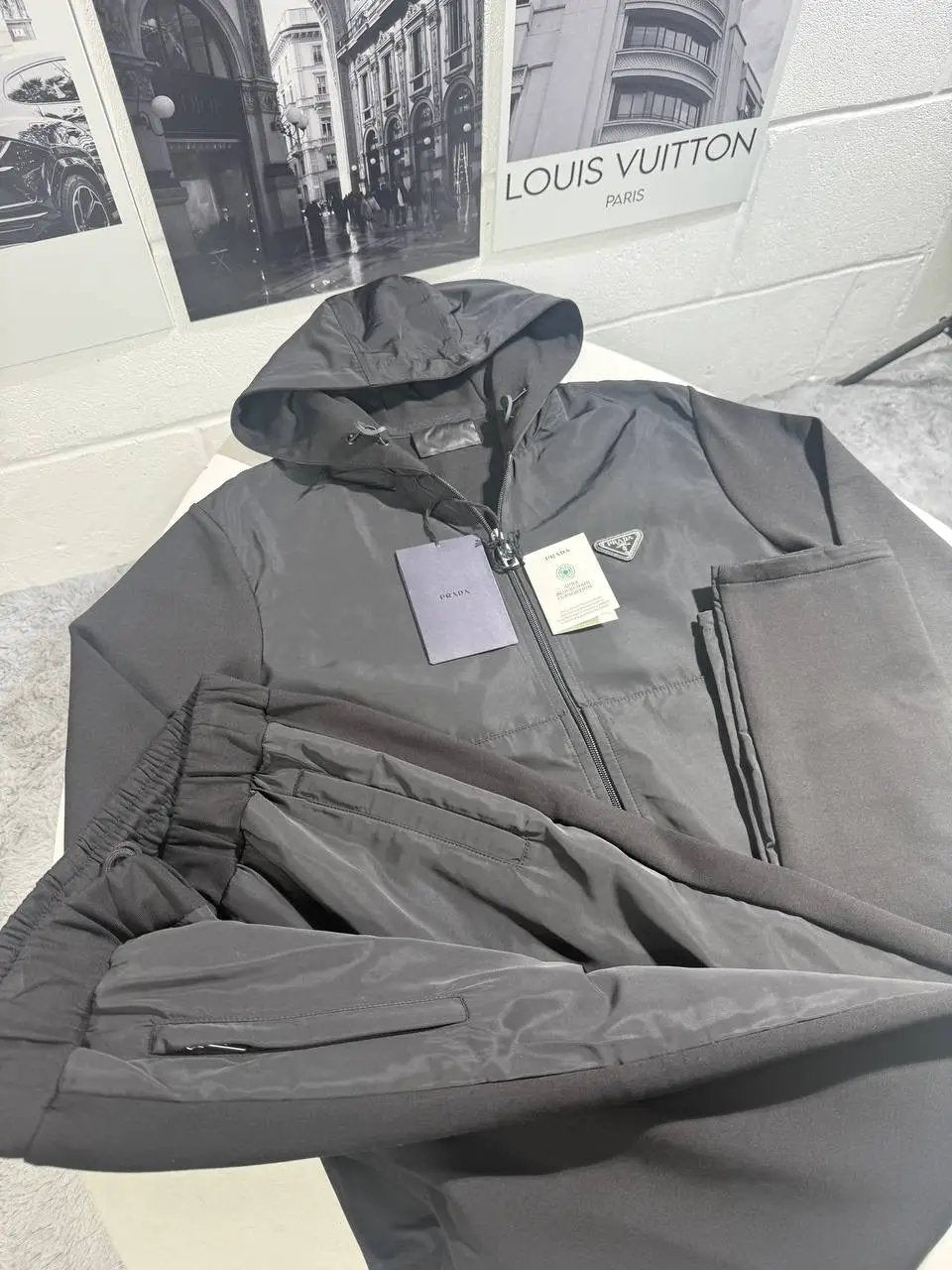 RADA BADGE TRACKSUIT by Stock supplier
