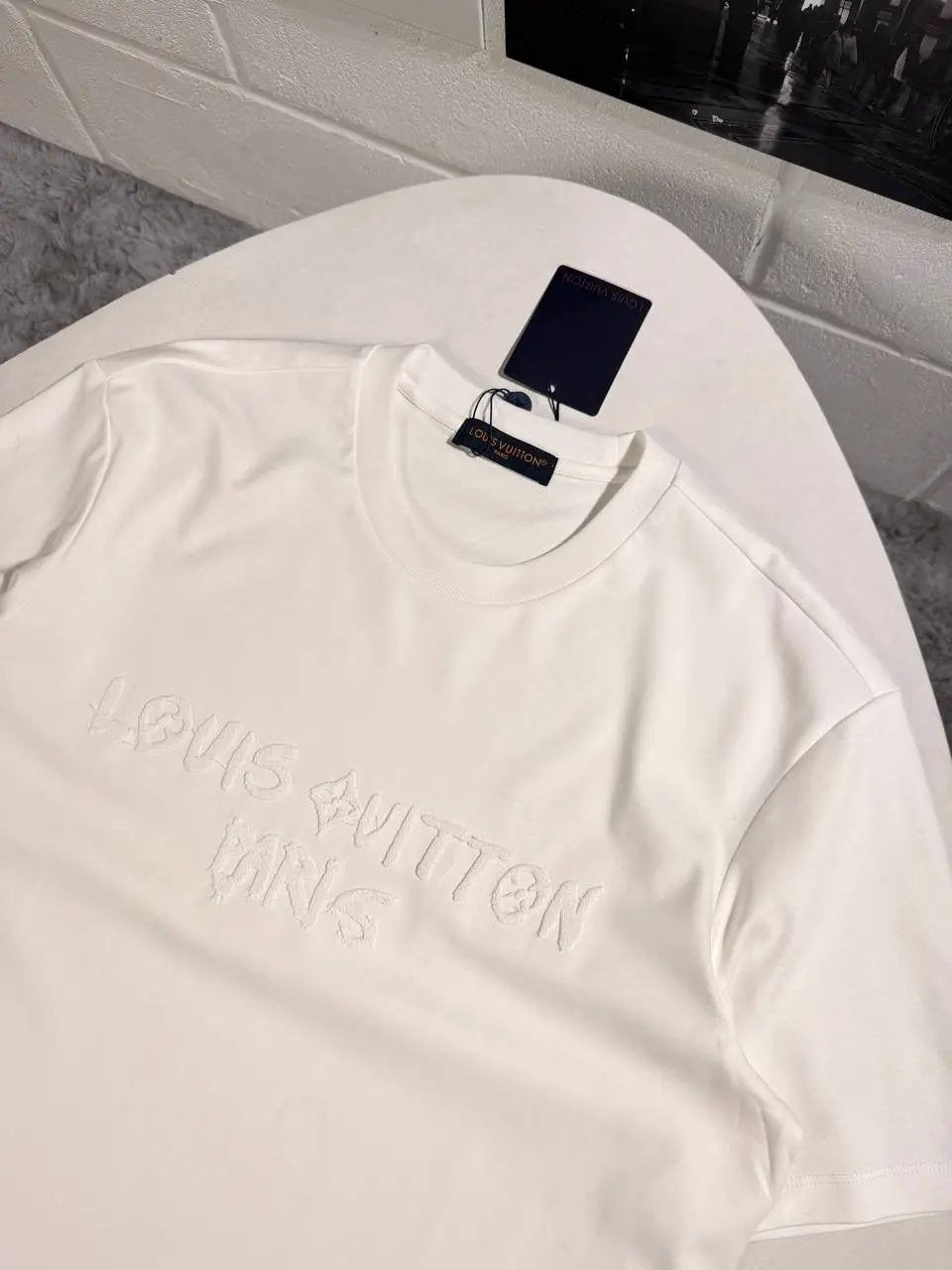 LVE EMBROIDERED TSHIRT Stock supplier