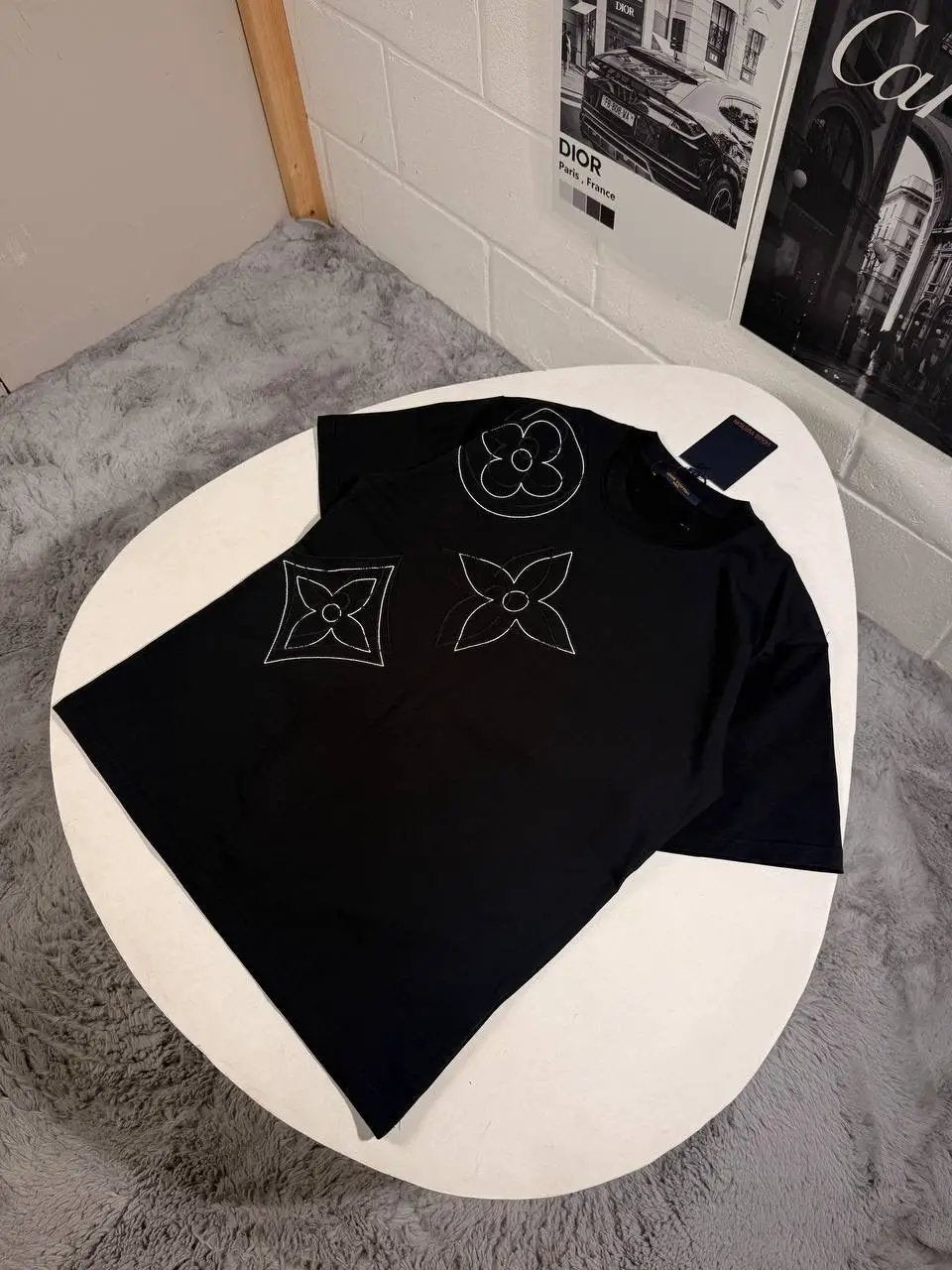 LVE EMBROIDERED TSHIRT Stock supplier