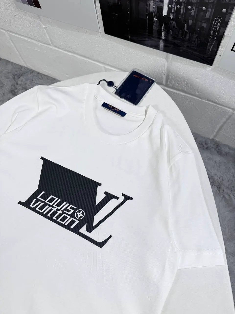 LVE PRINT SIGN LOGO TEE by Stock supplier