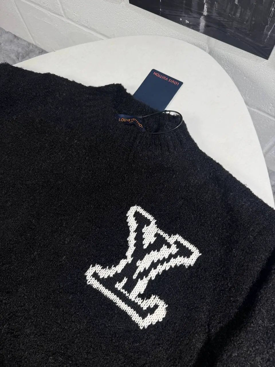 LVE LOGO KNITTED CREWNECK by Stock supplier