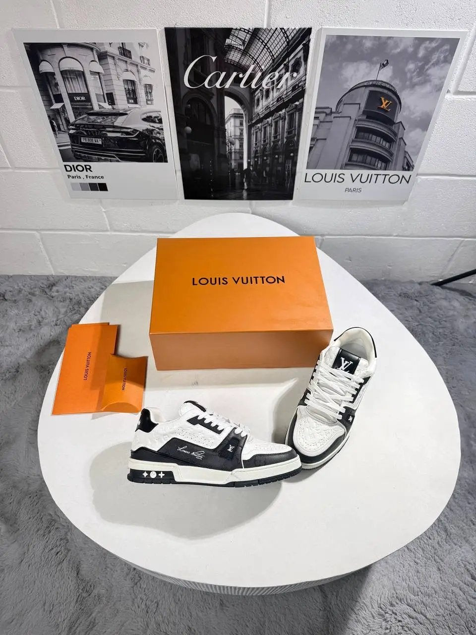 LVE SIGNATURE TRAINERS by Stock supplier