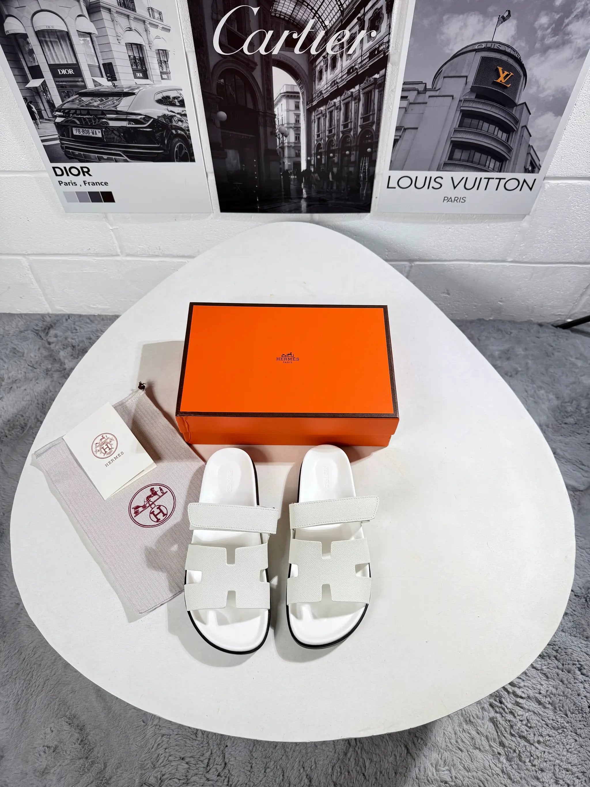 HRMS WHITE SLIDES MENS by Stock supplier