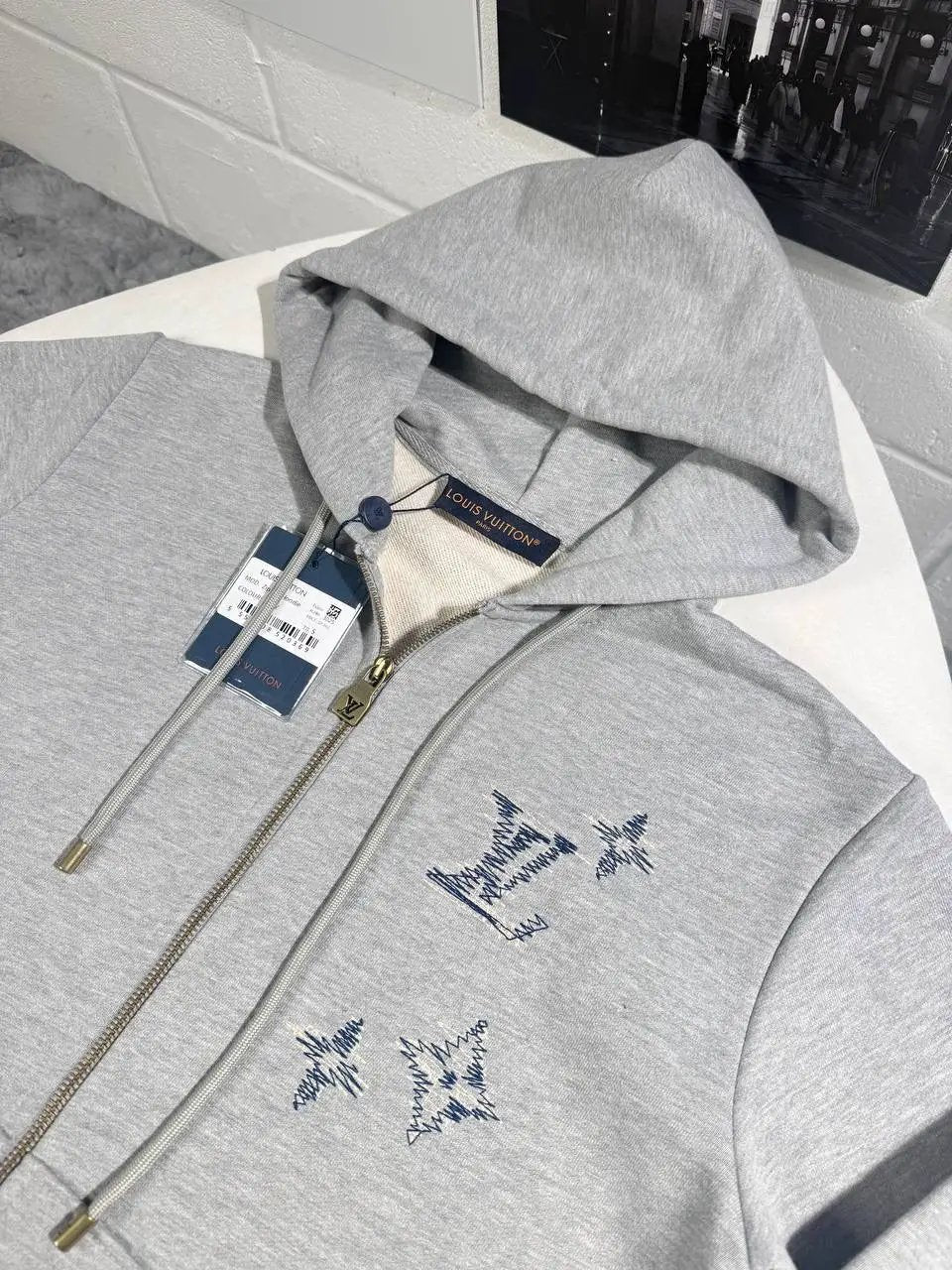 LVE ZIP UP HOODIE by Stock supplier
