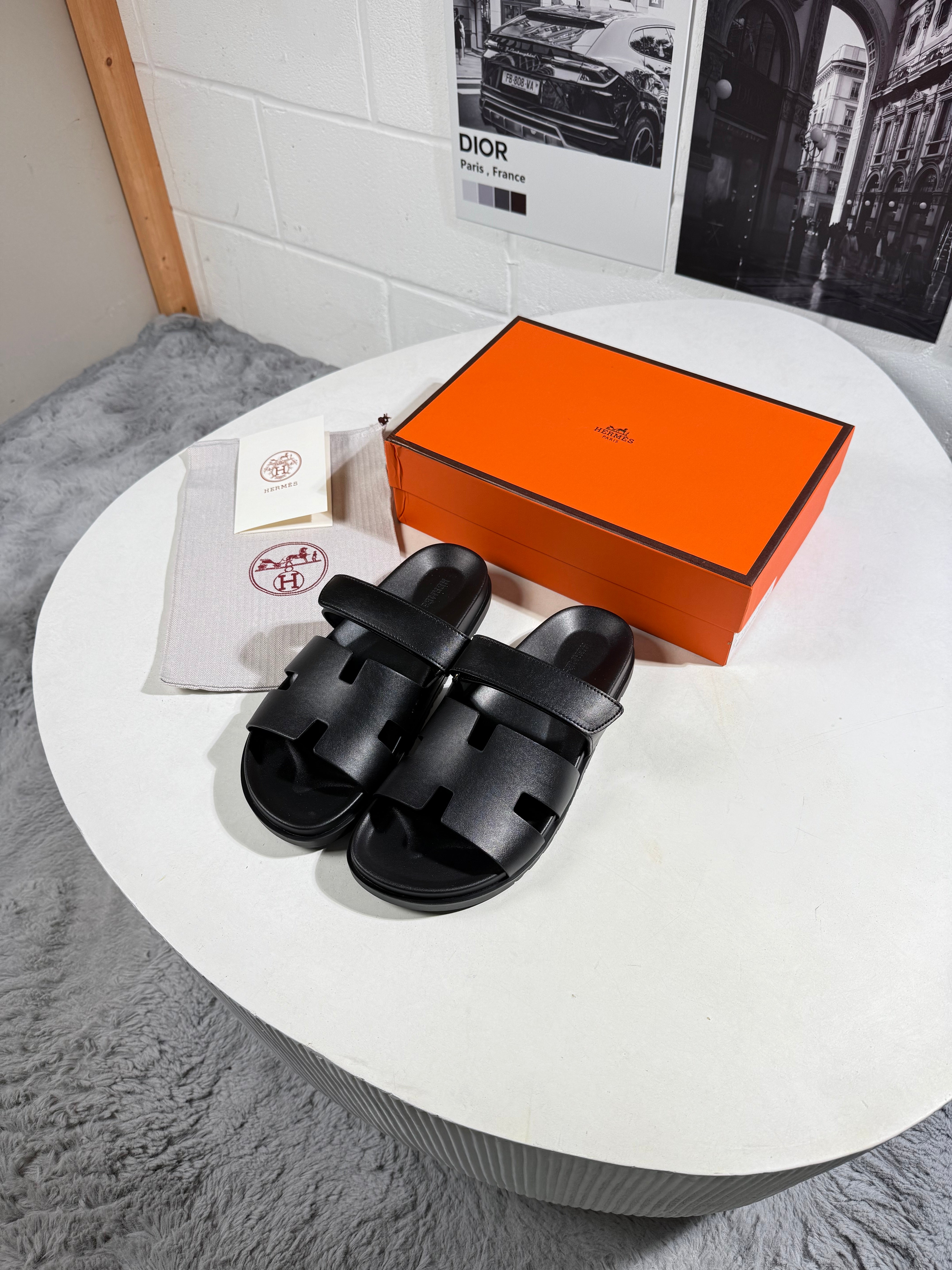 HRMS BLACK SLIDES MENS