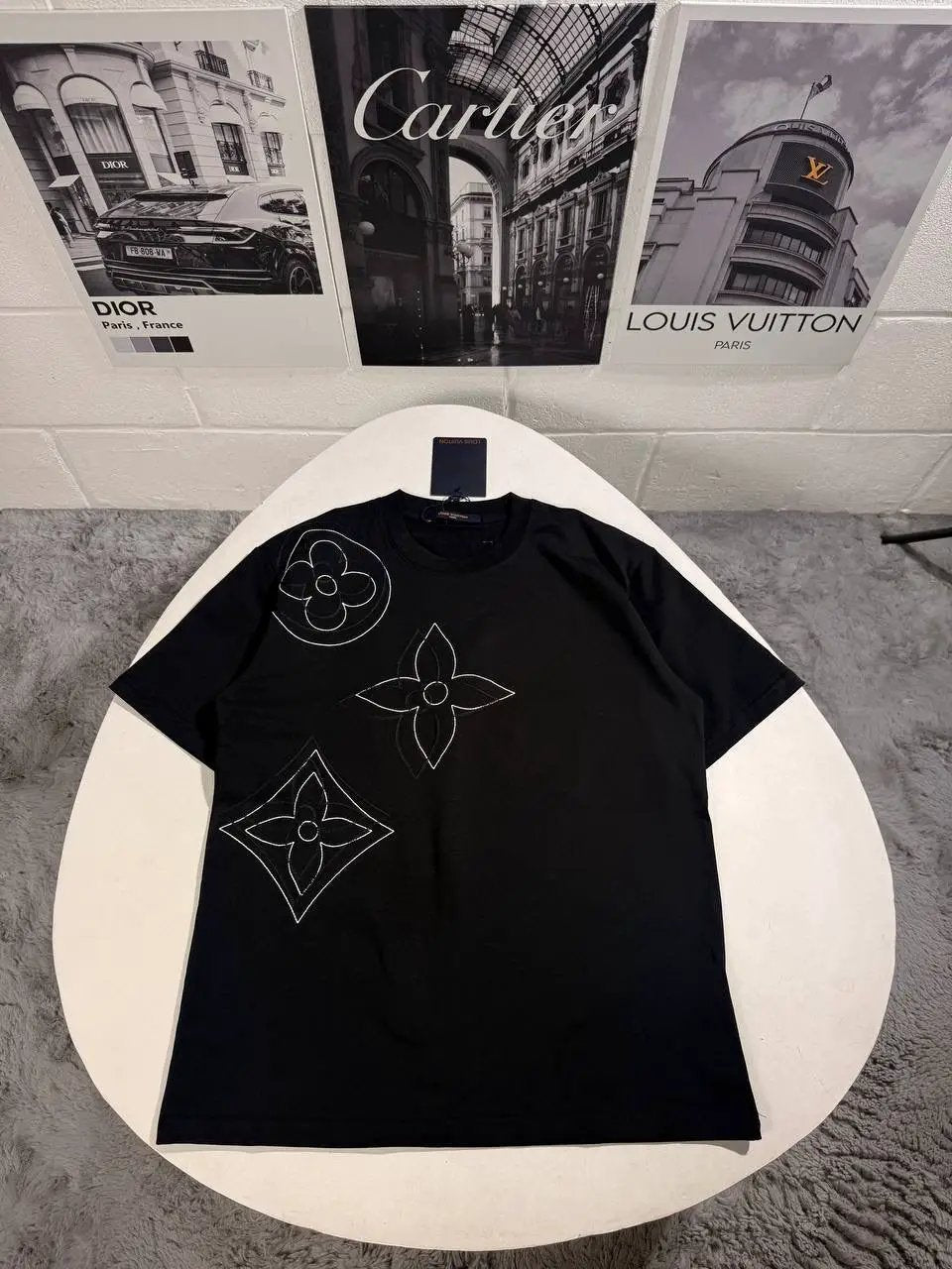 LVE EMBROIDERED TSHIRT Stock supplier