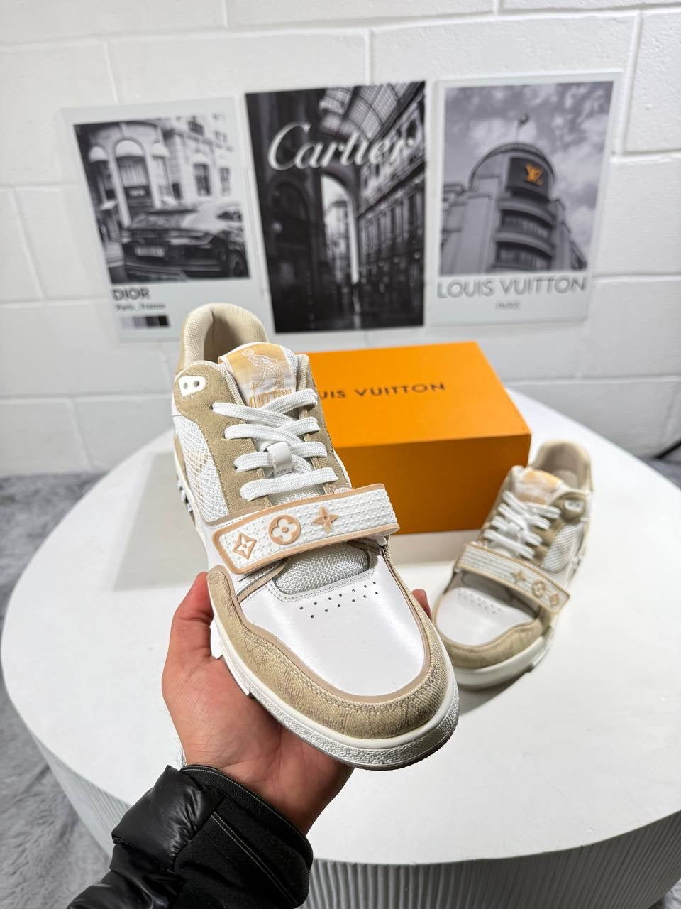 LVE LOGO BEIGE