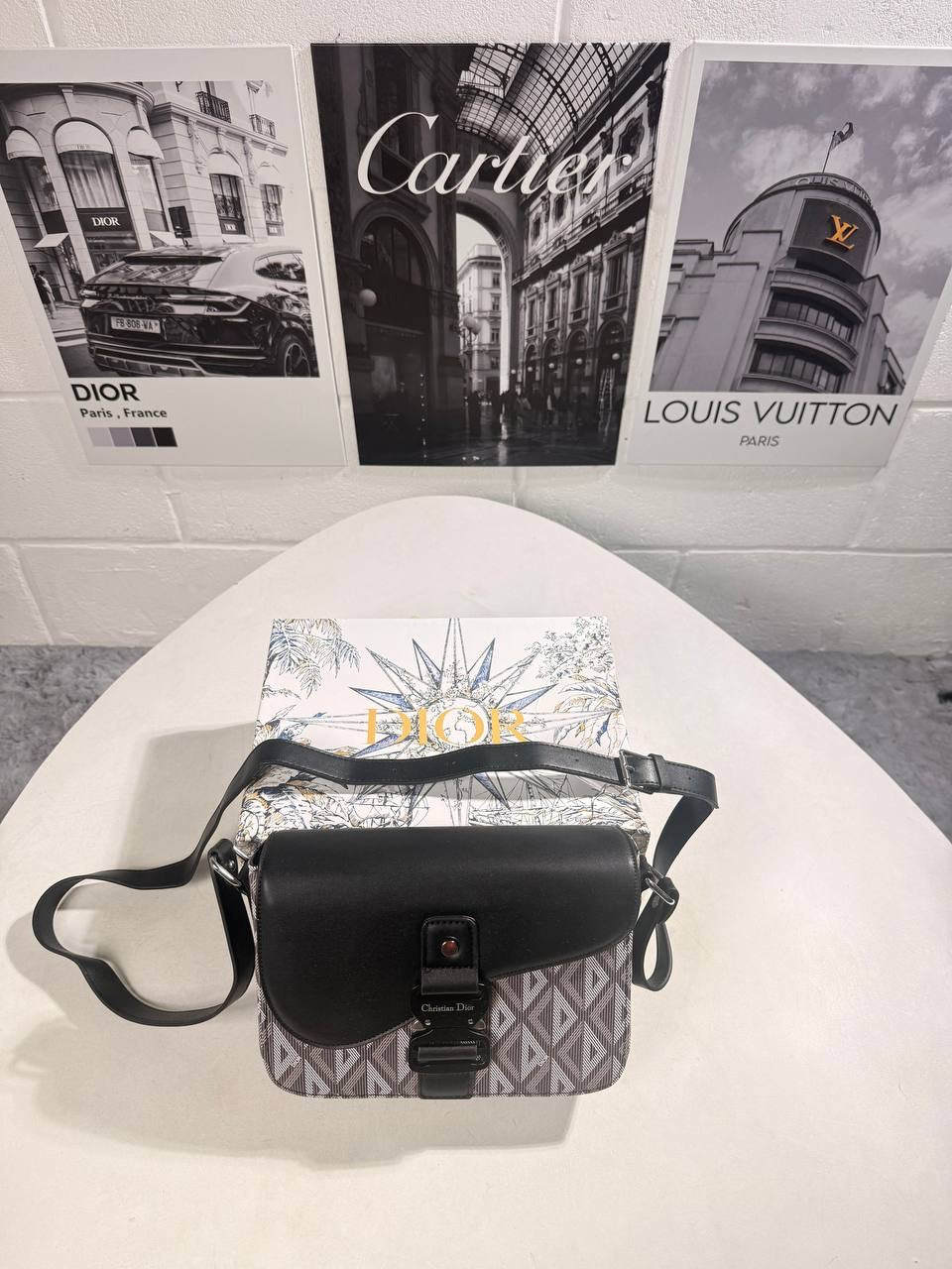 IOR MESSENGER BAG Stock supplier